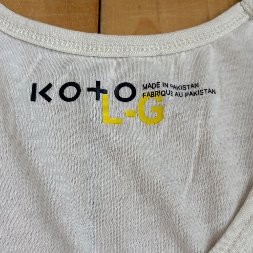 KOTO OVERSIZED V NECK TEE - Picture 3 of 8
